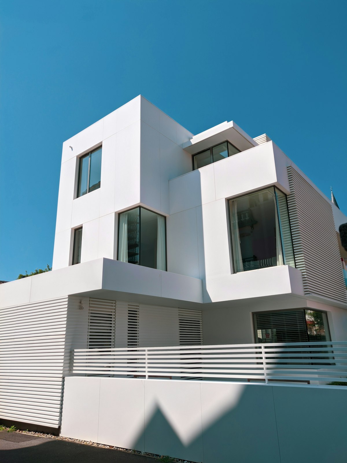 Modern residential building in Cumbayá, Ecuador